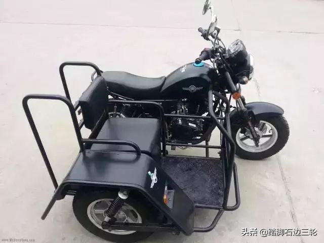 边三轮“挎子”为什么主车是歪的，边车是斜的？