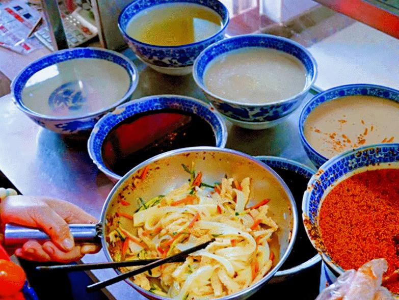 收下这份《夏日凉皮凉面指南》，银川这8家店也太好吃了吧
