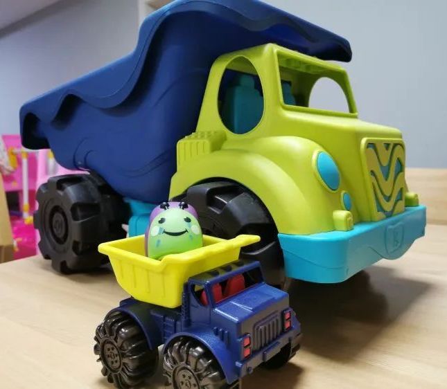 “电子宠物”的小玩具，和10后孩子一起运动、探索、讲故事