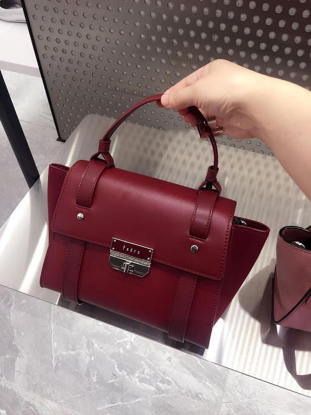 小众ins风轻奢包,2019秋冬最值得入手的设计小众包