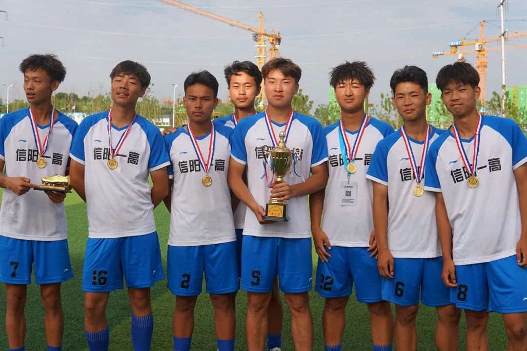 信阳市区长杯校园足球赛开赛图,信阳市第六届市长杯校园足球比赛