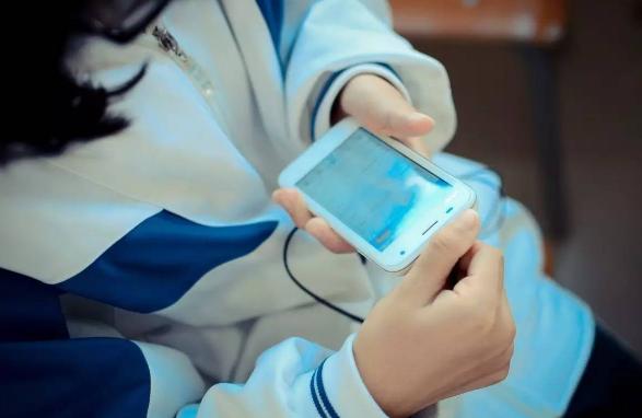 孩子依赖手机问题的解决办法,高中家长教育孩子最难解决的事情