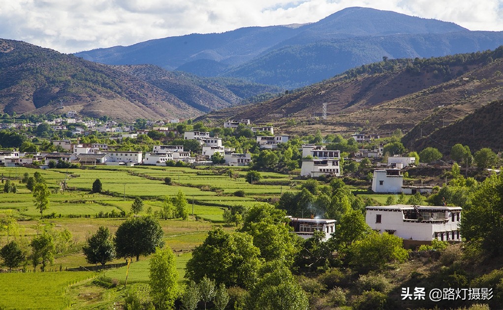 你见过凌晨四点钟的布达拉宫吗,布达拉宫是在四川甘孜吗