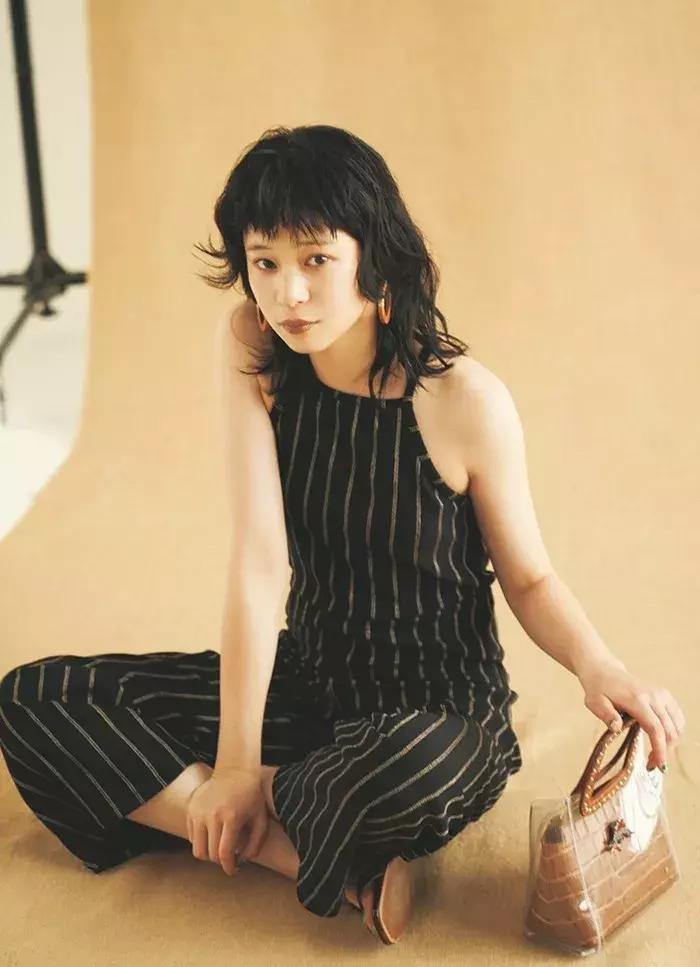 日系小众极简风穿搭,日系早春感穿搭很简单