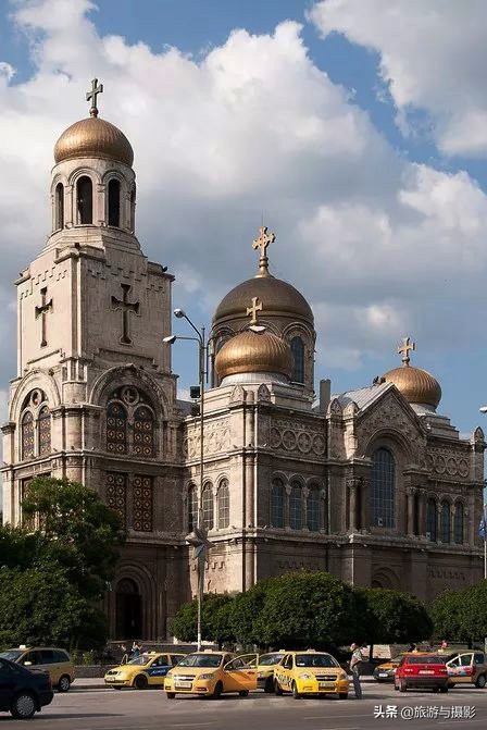 古城瓦尔纳——热情奔放的美女之都