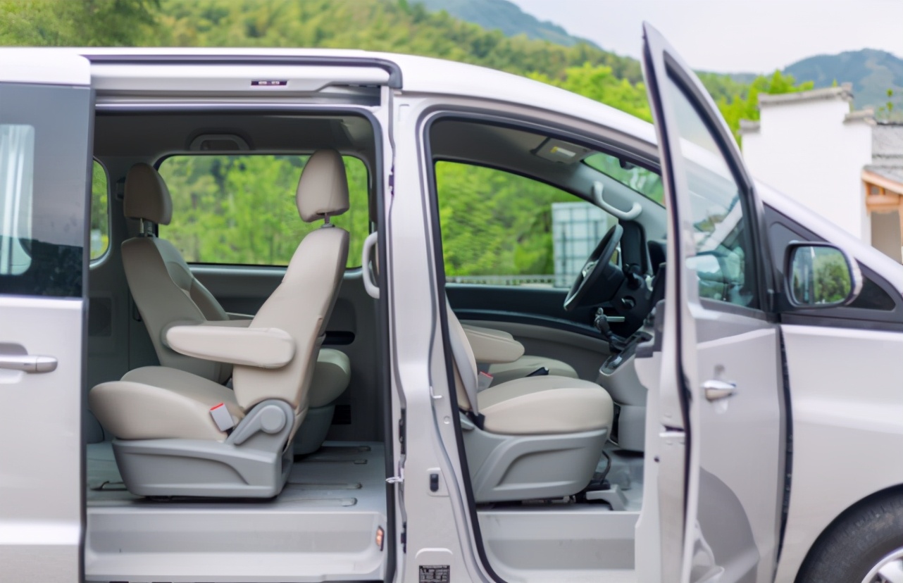 江淮瑞风m4尺寸,江淮瑞风m41.5t9座