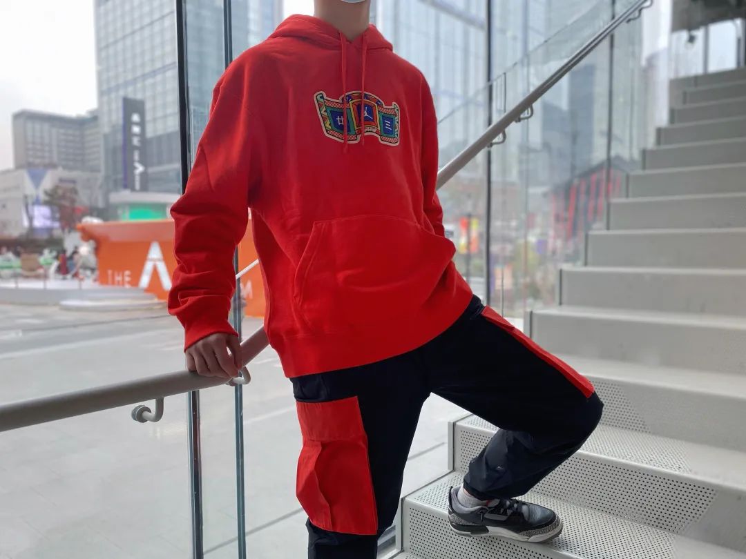 牛年扭蛋机、5折买明星同款、年味美食买一赠一，新春焕新颜