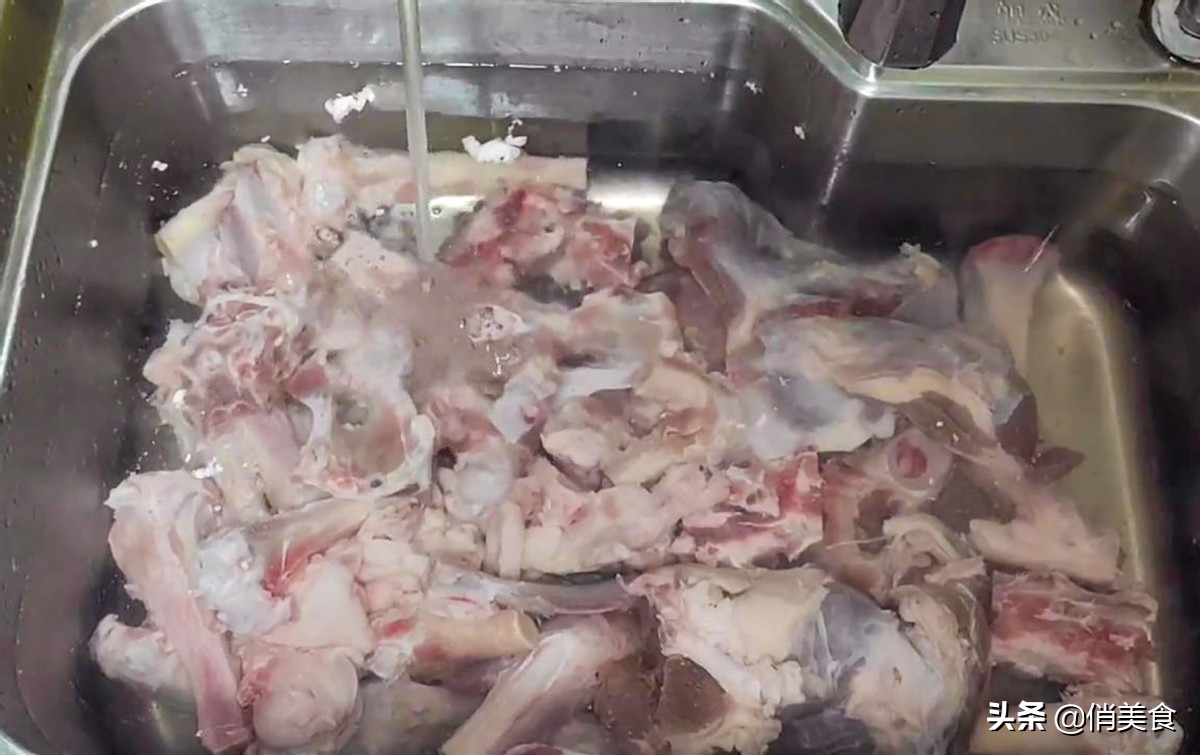 羊肉汤怎么炖不膻味最好喝,羊肉汤怎么炖放什么去膻味