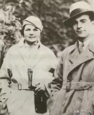 海伦：*诺斯**的第一任夫人，由于她的坚持毛*东泽**自传才能公诸于世，访问延安续写《西行漫记》