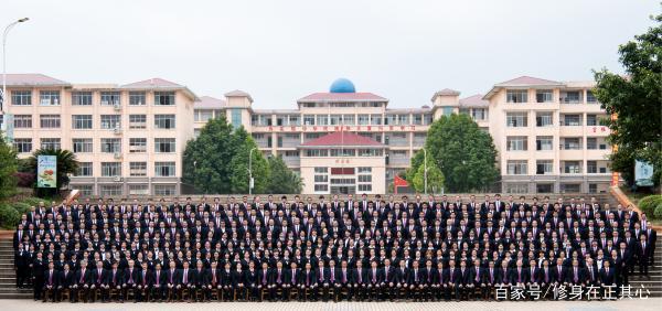 为什么南康中学在赣州排名第一,赣州中学和南康中学哪个更好