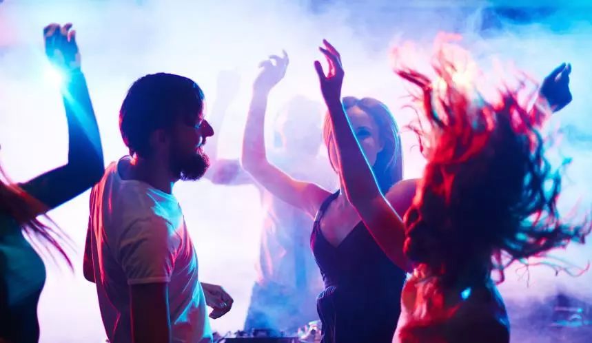 新的抖音账号怎样最快涨1000粉,新手如何运营抖音号涨粉