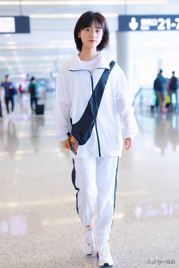 小个子五五分身材穿搭技巧,小个子这样搭配时髦又显高