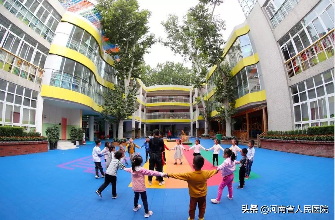 儿童嘴巴牙齿突出,孩子牙齿突出导致嘴凸