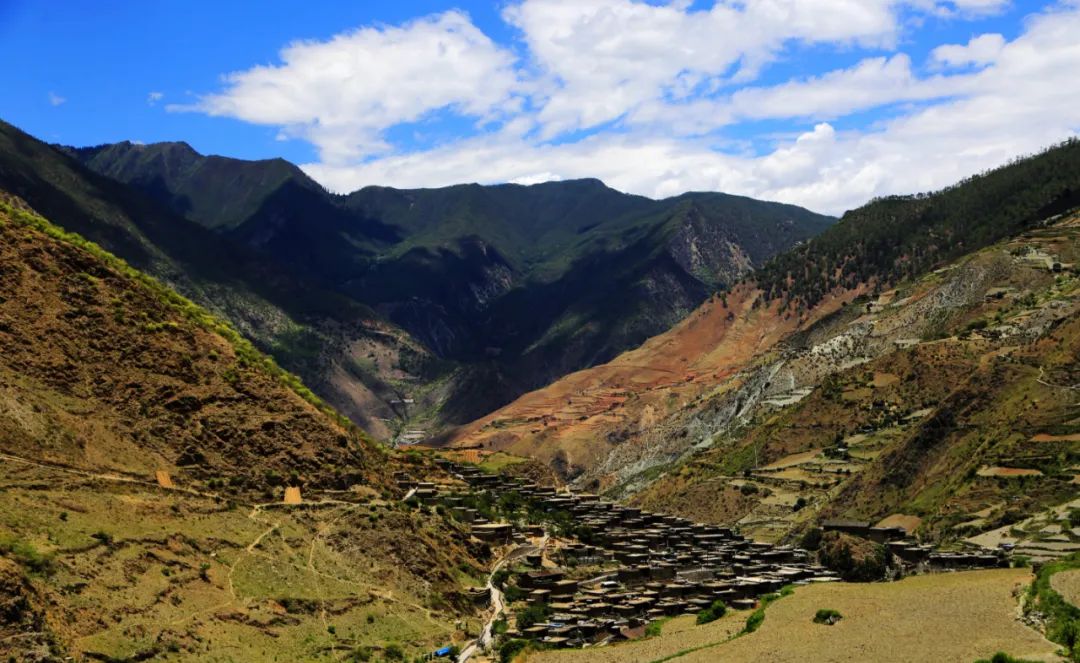 洛克徒步木里到稻城翻的是哪座山,秘境四川甘孜