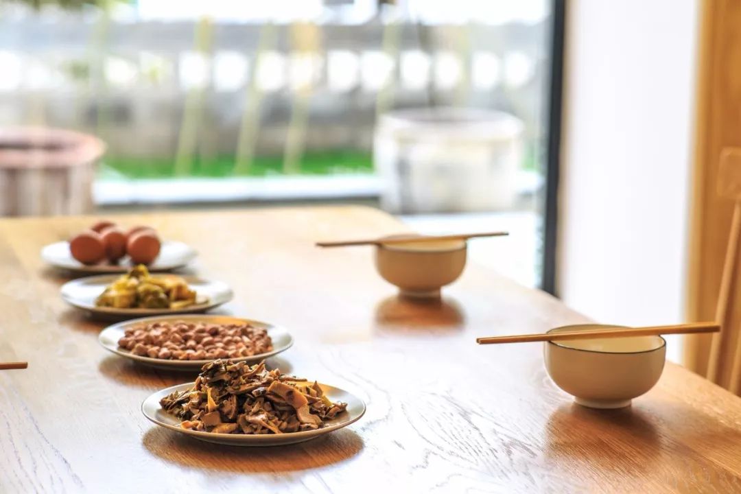 莫干山蕨宿温泉美宿抖音团购,莫干山最有设计感的民宿