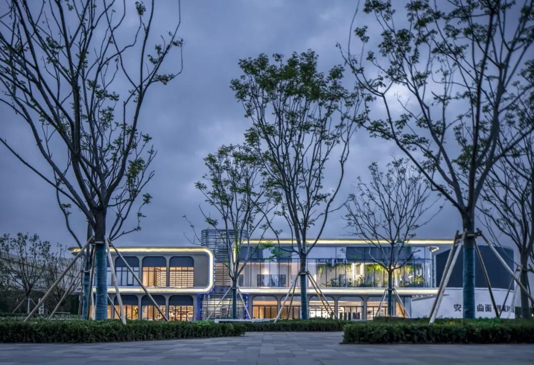 绗涗笢鑷诲搧,绗涗笢鑷诲搧浜戞箹鍗侀噷