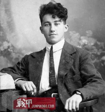 俄罗斯街头爱国,俄罗斯人喜欢三叶草