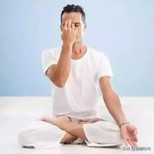 紧致腹部线条的瑜伽动作,平坦紧致小腹瑜伽