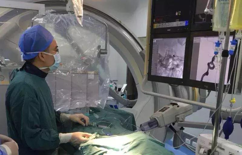 12岁女孩子跑完600米后晕倒,孩子跑完800米后肚子疼头晕