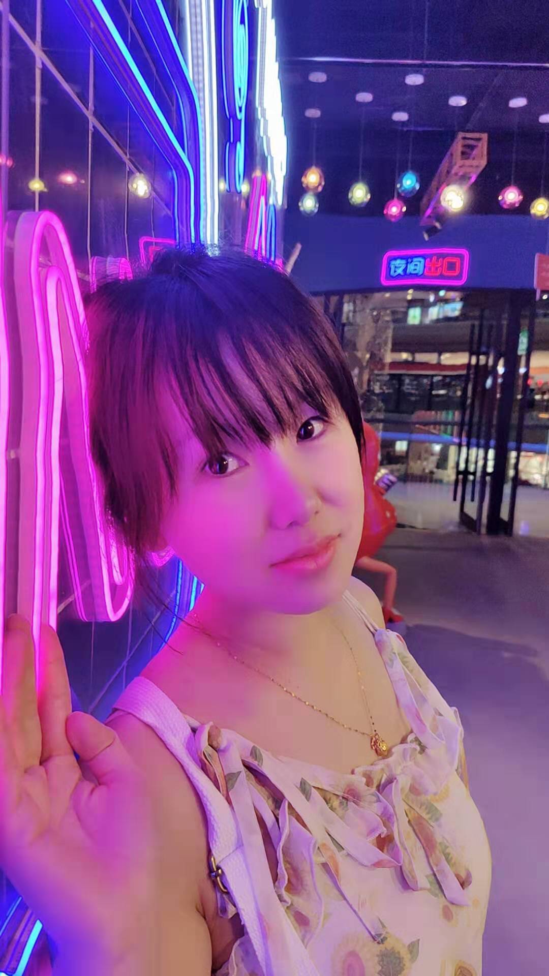 美女创业做生意,小成本创业项目女生副业