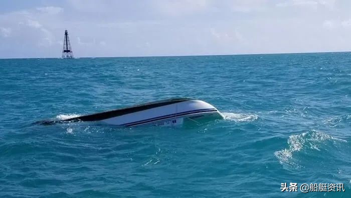 船沉没该如何逃生,船如何避免倾覆