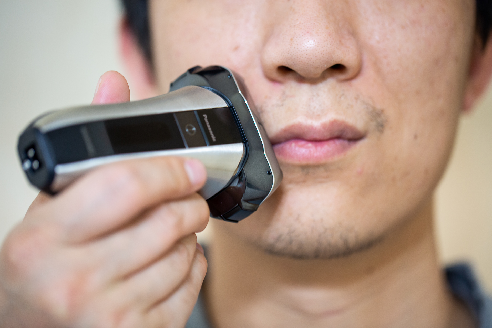 松下往复式剃须刀评测,30岁以上适合的剃须刀电动