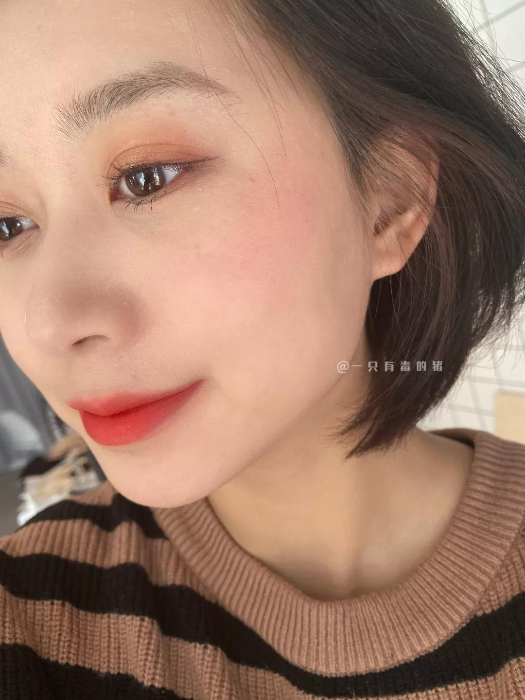 黄皮彩妆推荐一套还是二套,适合黄皮的大牌彩妆推荐眼影