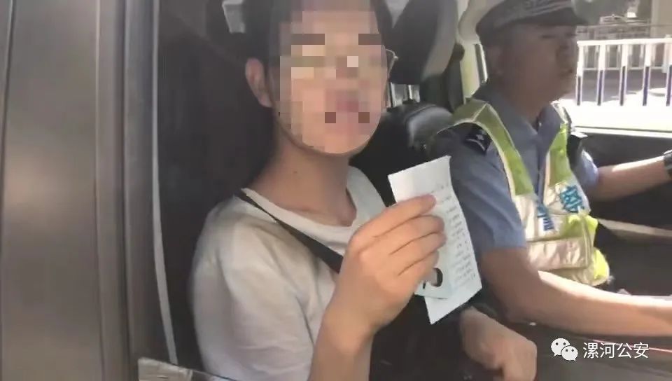 警方护航高考第一天,漯河警察护航高考