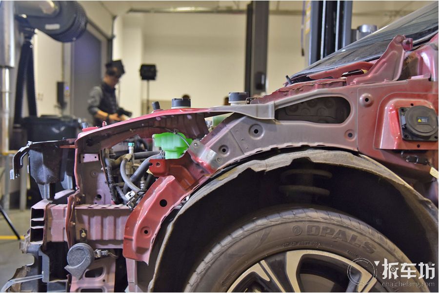 小鹏g3前后防撞梁拆解分析,小鹏g3i深度测评拆解