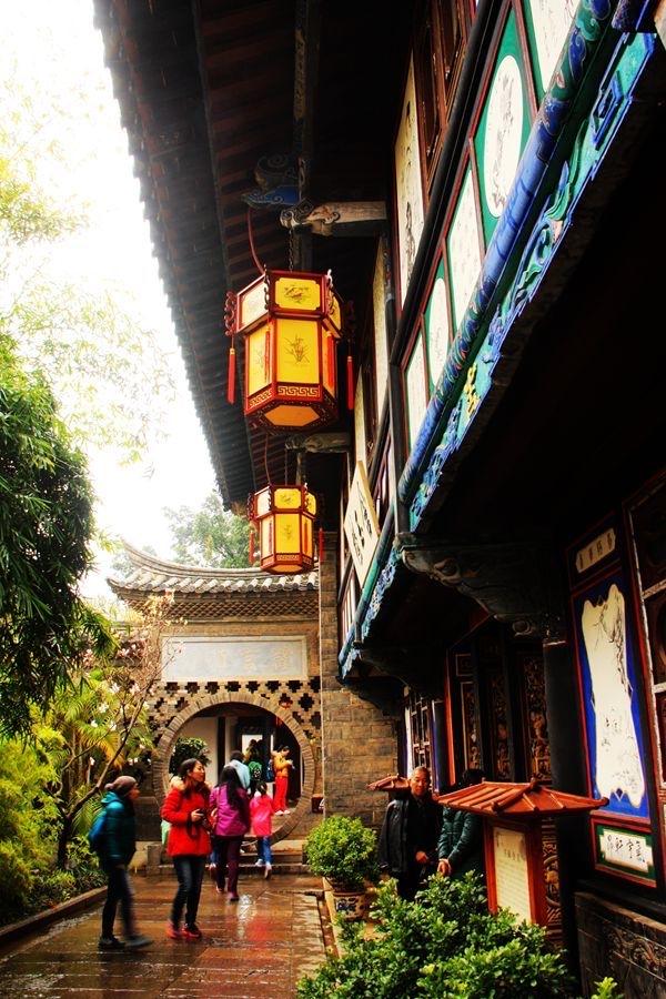 云南建水古城一座依然活着的古城,云南建水古城景点介绍