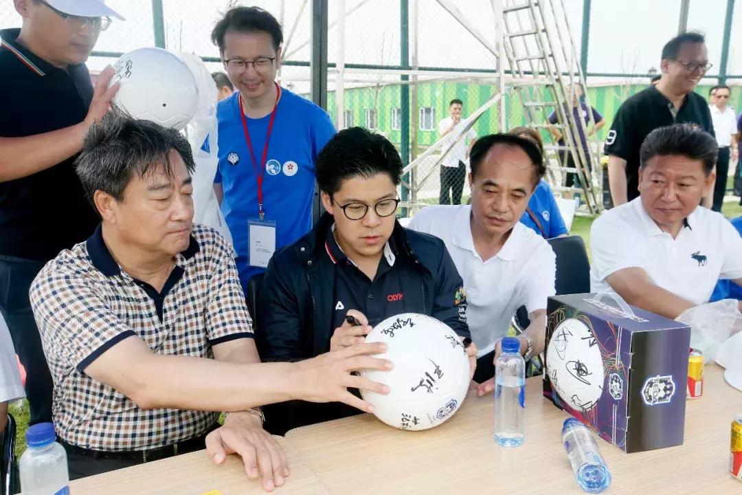【津云访谈】香港青少年足球交流团访津津云记者专访全国政协委员、天津市政协委员霍启刚
