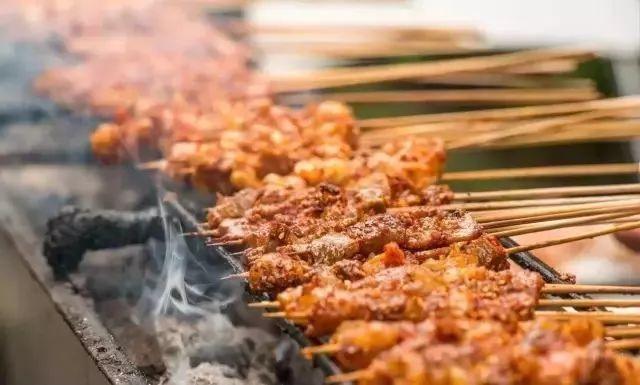 全国烧烤最出名的省份,东北烧烤与南方烧烤