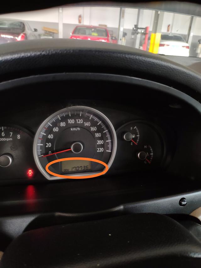 17万公里的起亚狮跑暖风水管突然爆裂，车主表示从没使用过防冻液