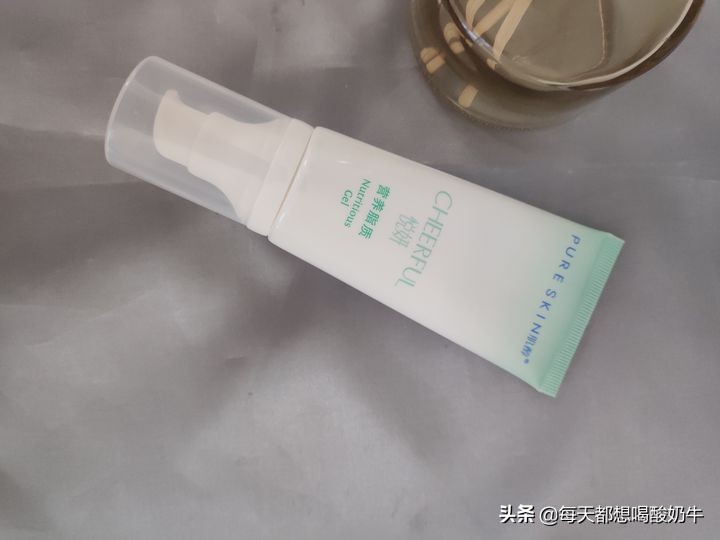 脸干长痘毛孔粗红血丝用什么修复,脸部泛红毛孔大怎么改善