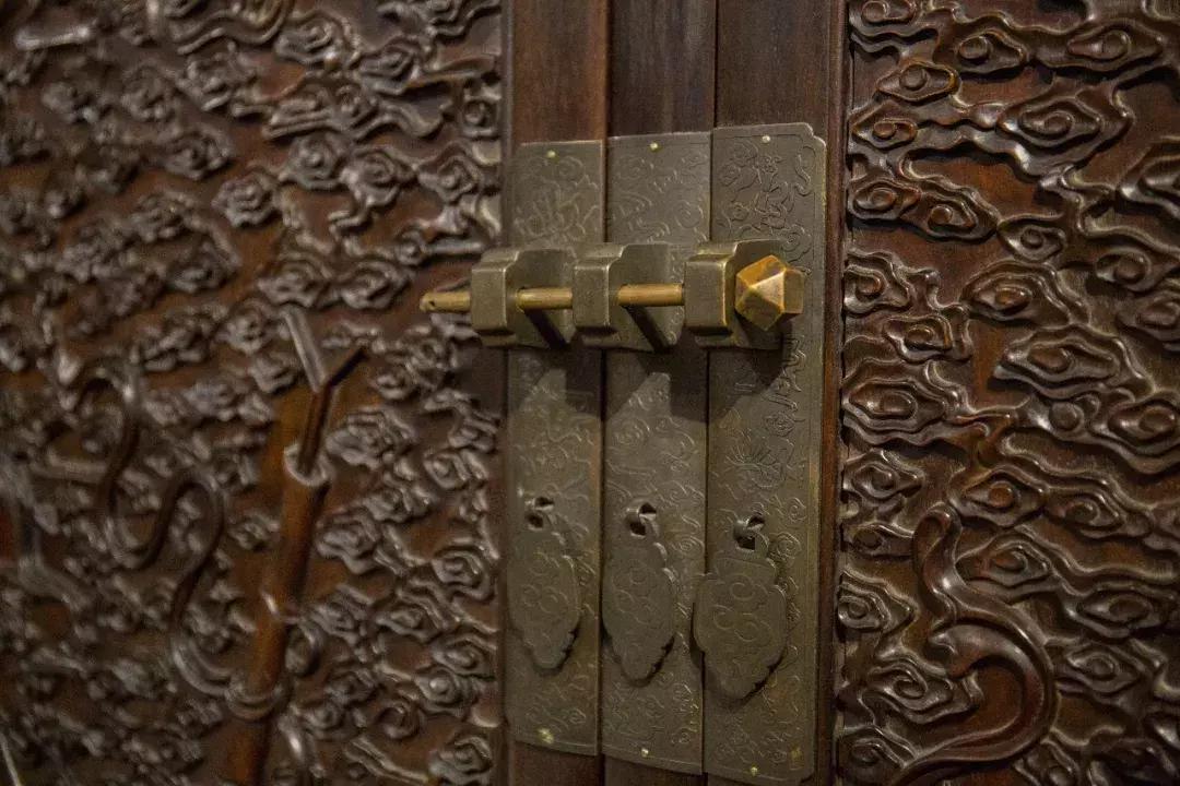 重器解析：紫檀八宝八仙纹大四件柜