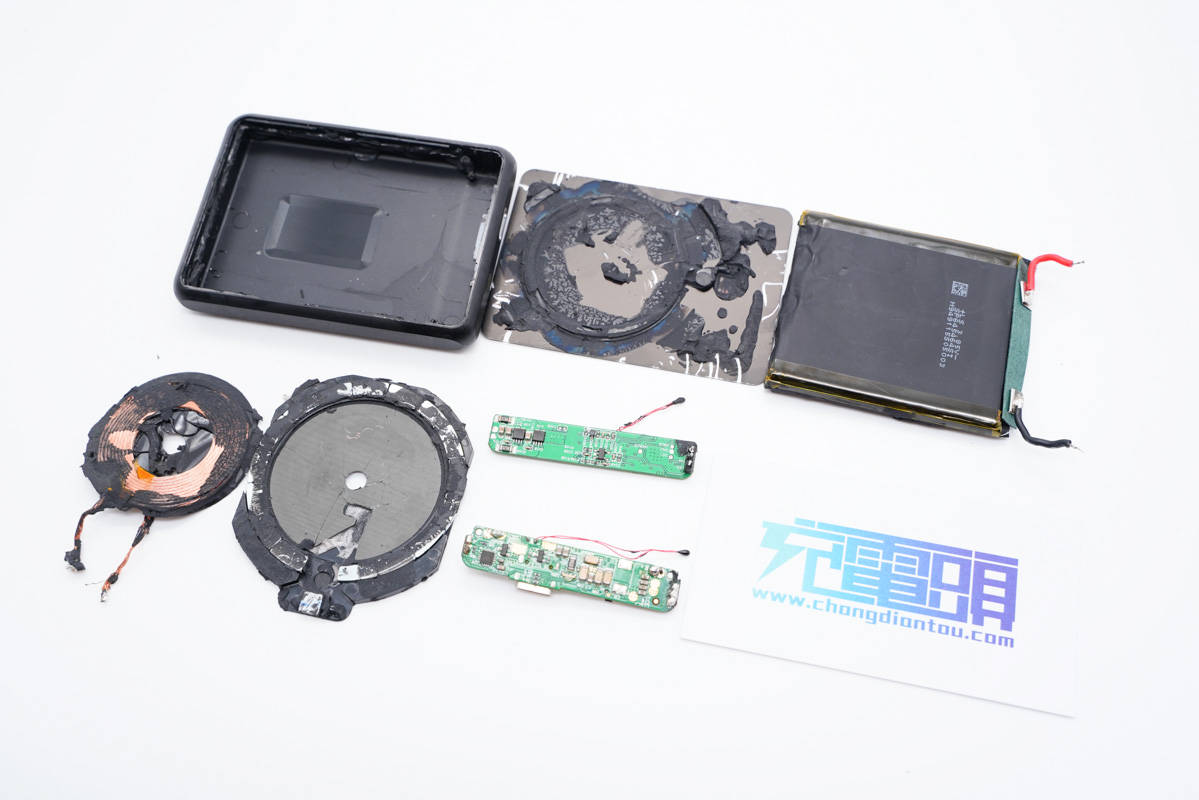 苹果充电宝无线磁吸原装拆解,苹果充电宝无线磁吸拆解