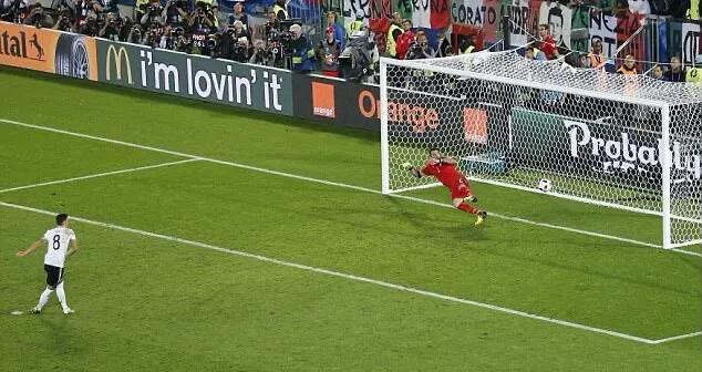 足球比赛可以多个赛事一起进行吗,足球比赛赛程表10个队如何编排