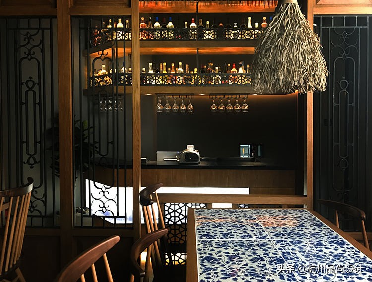 餐厅灯光怎么布置才好看,灯光氛围营造高级感与舒适感