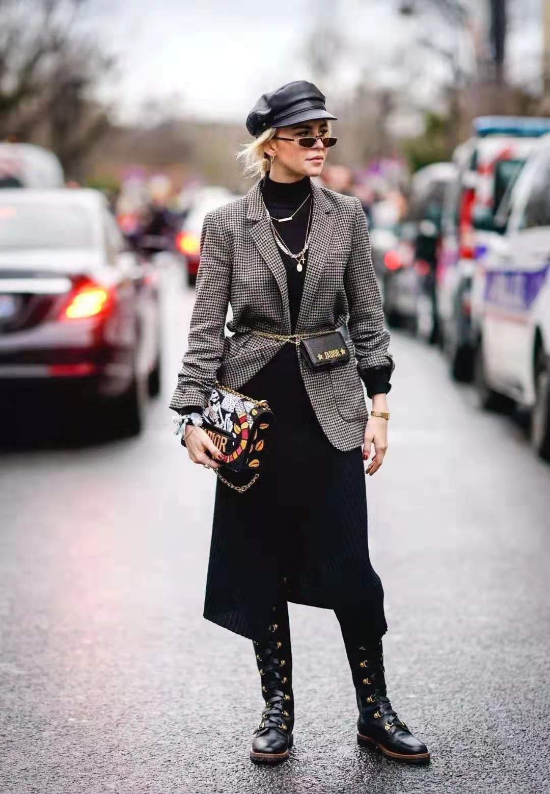 早秋新款女短马丁靴减龄时尚洋气,这个秋天必须得有的马丁靴