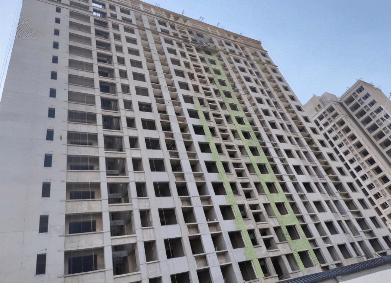 郑州通报5起房地产违规案例,圣鸿置业