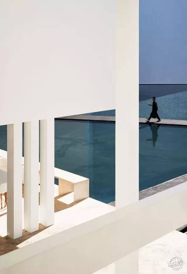 这家性冷淡的“情趣酒店”，开了灯后……嗨爆了