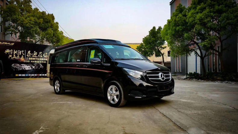 怎样给爱车去污打蜡,如何正确给自己的爱车打蜡呢