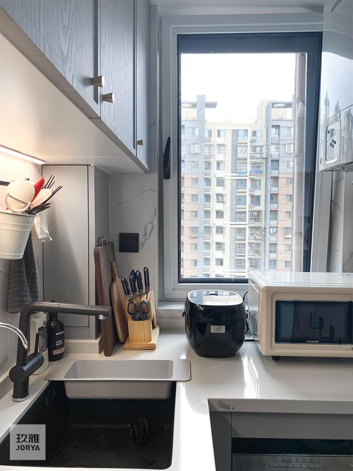 业主把家里收拾的井井有条,美女收拾家干净卫生