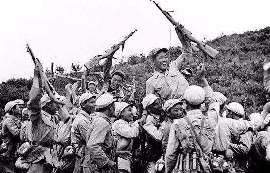 志愿军赴朝作战军歌,志愿军入朝珍贵镜头配音乐