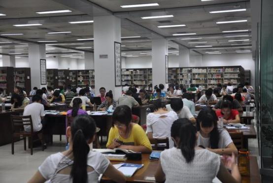 一张清华大学的偷拍照走红,清华大学生被偷拍