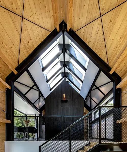 结合了传统与现代，倡导个人主义和独特性的波兰乡村度假屋