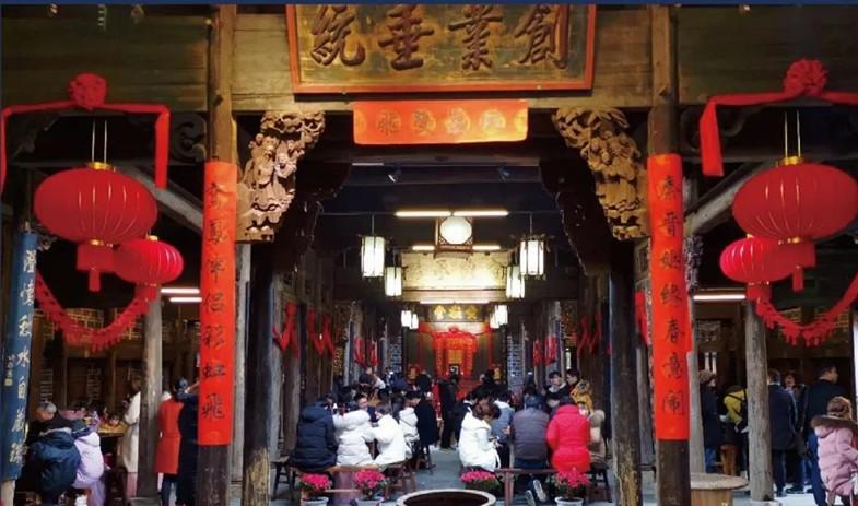 高处的匾额宽处的楹联(花袭君)