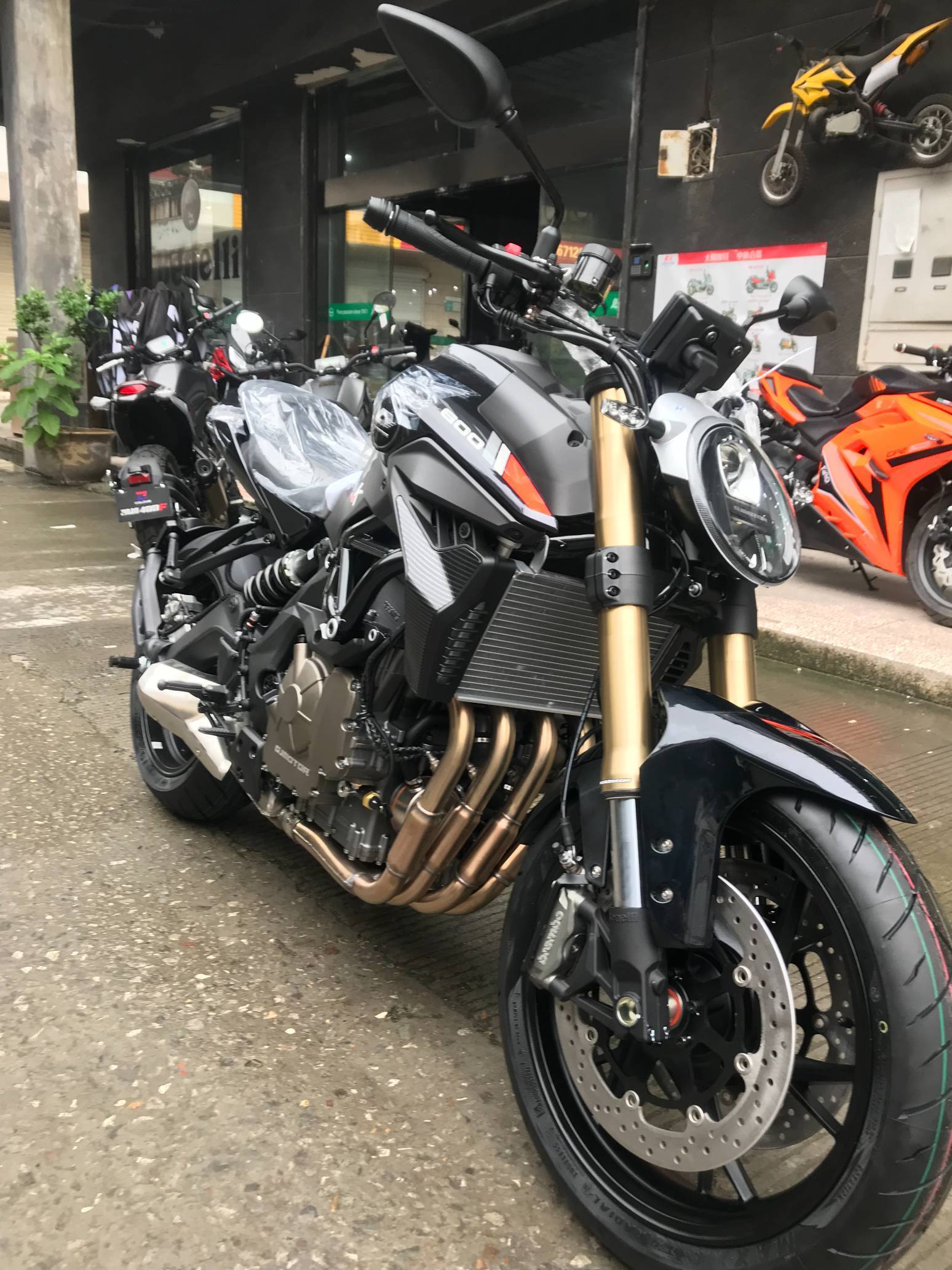 qjmotor600圆灯评测,qjmotor600圆灯版