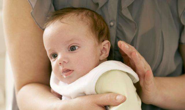 宝宝一直打嗝怎么办最有效,宝宝一直打嗝怎么才能停止