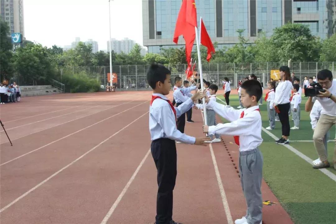 传红色精神承家国情怀,传红色精神做有志少年征文